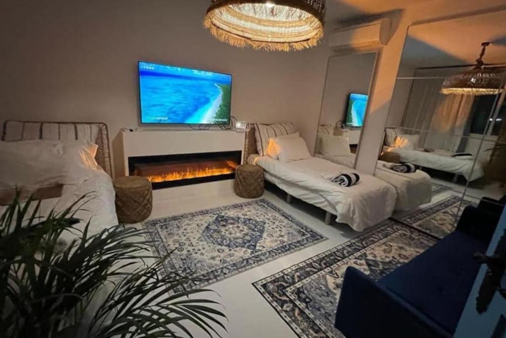 Beach Front Apartment Gibraltar Zewnętrze zdjęcie